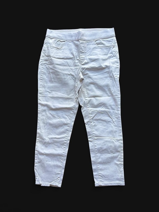 Gloria Vanderbilt Denim - ✨ White Gloria
Vanderbilt cotton pants size 10✨